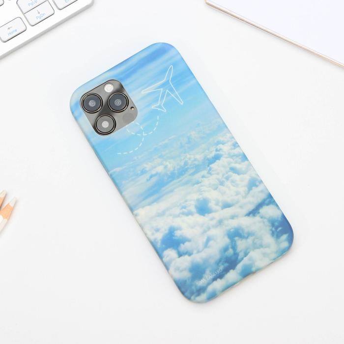 Чехол на телефон iPhone 12, 12 PRO &laquo;Облака&raquo;