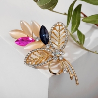 Брошь &laquo;Букетик&raquo;, цветная в золоте