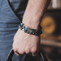 Браслет унисекс &laquo;Стиль&raquo; прямоугольник с узором, цвет чёрный с серебром, 22 см