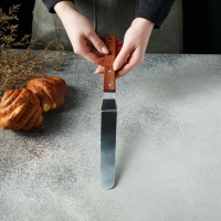 Кондитерская лопатка - палетка, изогнутая, 31,5 см, рабочая часть 19,5 см, цвет коричневый