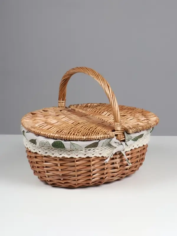 Плетёная корзина-лукошко, ткань внутри, 2 крышки, 35&times;28 см, высота 14.5 см, высота с ручкой 31 см, дно