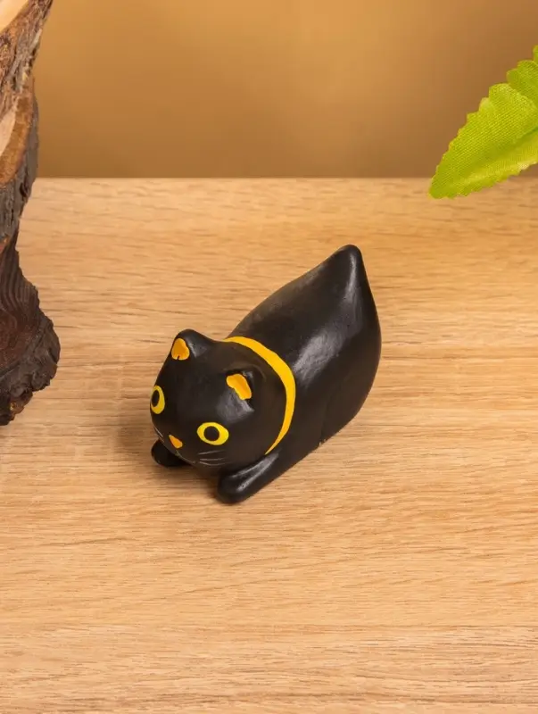 Сувенир дерево "Чёрный кот охотник" 6х3х4 см