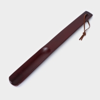 Ложка для обуви деревянная, с петелькой, 30&times;4 см, коричневая