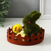 Сувенир пасхальный "Зайчик с цыплятами на лужайке с забором" 12,5х12,5х10,5 см