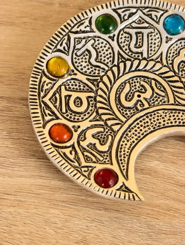 Подставка под благовония &laquo;Полумесяц с цветными кристаллами&raquo;, 12&times;11 см, алюминий