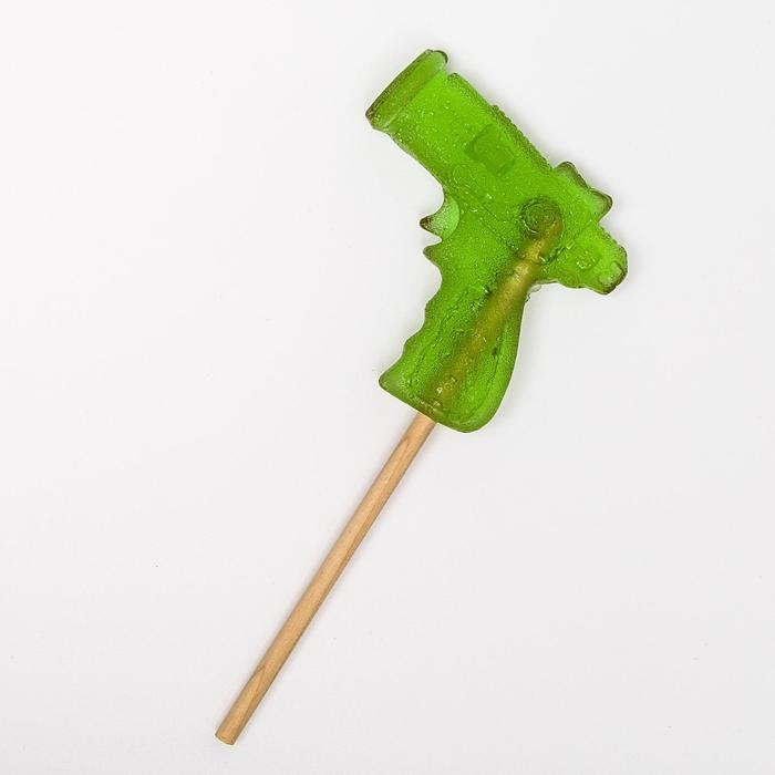 Карамель на палочке "Пистолет" зеленый , 45г