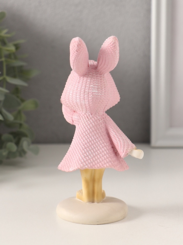 Сувенир полистоун "Зайка в вязаном розовом платьице, сердечко в лапке" 7,5х5,5х13,5 см