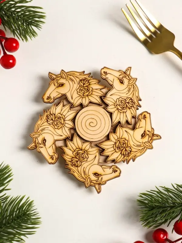 Подставка под горячее Лошадь в цветах, 11см, можжевельник