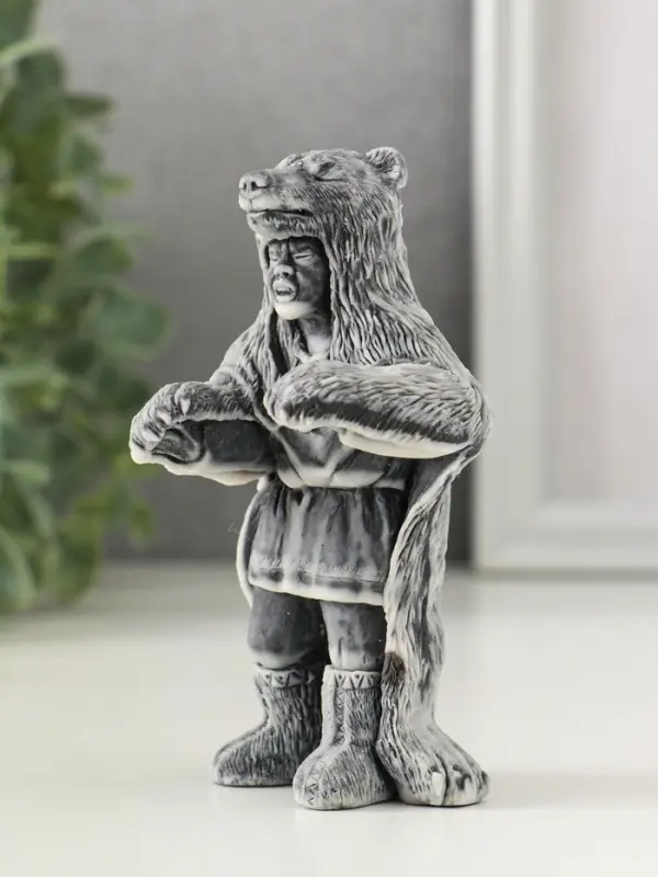 Сувенир "Шаман в шкуре медведя" 11 см