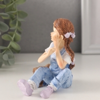 Сувенир полистоун "Малышка в джинсовом комбинезоне с сумкой-портфелем" 11х6,5х12 см