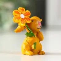 Сувенир полистоун "Заяц с яркой ромашкой" МИКС 2,5х3,8х4,4 см