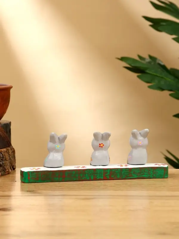 Сувенир &laquo;Зайки на скамейке&raquo;, 18&times;4&times;6 см, дерево