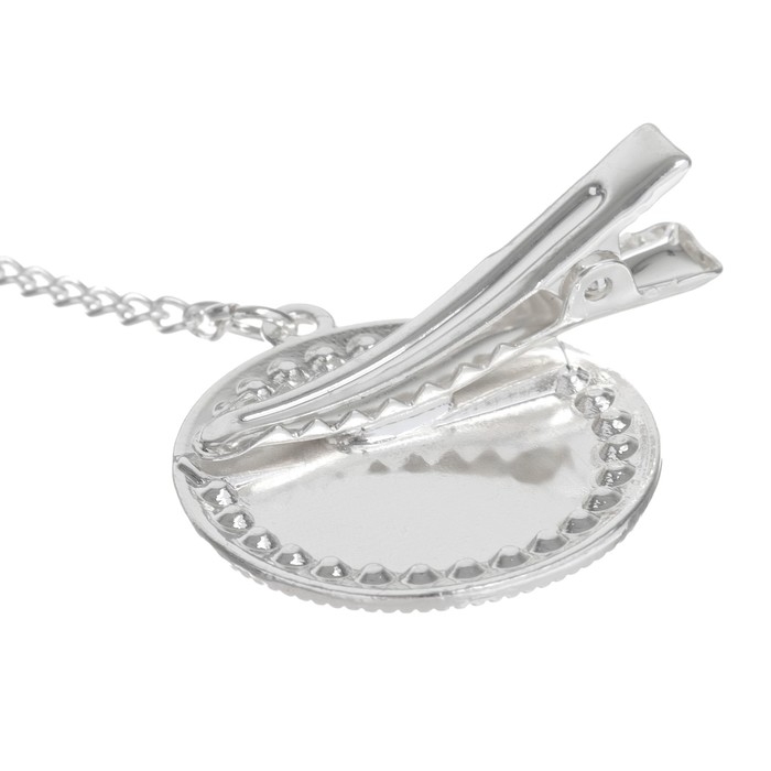 Соска - пустышка силиконовая ортодонтическая &laquo;Мишка&raquo;, от 6 мес., с колпачком + держатель - цепочка, цвет серебренный, стразы