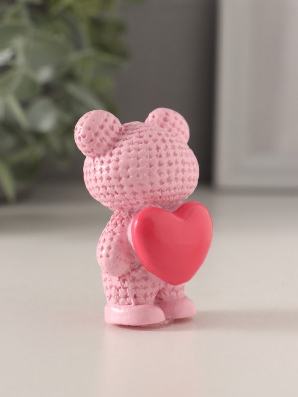 Сувенир полистоун "Вязаный мишка с большим сердцем" набор 4 шт 2,7х4х6 см