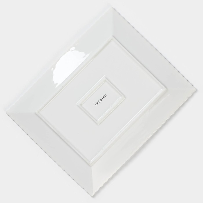 Тарелка фарфоровая обеденная Magistro &laquo;Лакомка&raquo;, 25&times;20 см, цвет белый