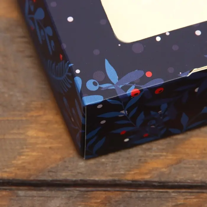 Коробка складная &laquo;Олени&raquo;, 20&times;12&times;4 см с окном