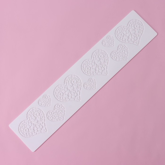 Коврик для айсинга Доляна &laquo;Сердца&raquo;, силикон, 37,5&times;8&times;0,1 см, цвет белый