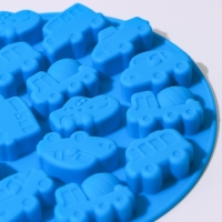 Форма для мармелада Доляна &laquo;Машинки&raquo;, силикон, d=12 см, 17 ячеек, цвет фиолетовый