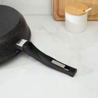 Сковорода &laquo;Гранит Star&raquo;, d=30 см, пластиковая ручка, антипригарное покрытие, тёмно-синий