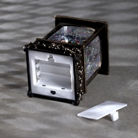 Светодиодная фигура &laquo;Фонарь с ребёнком и ёлкой&raquo; 7.5 &times; 13.5 &times; 7.5 см, пластик, блёстки, батарейки АААх3 (не в комплекте), свечение тёплое белое