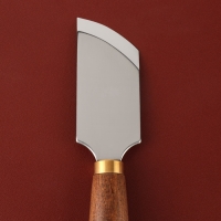 Шорный нож для работы с кожей Premium, скошенный, 18 &times; 3,5 см