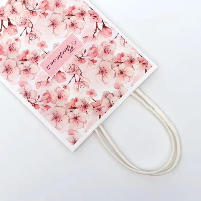 Пакет подарочный крафтовый &laquo;Прекрасной&raquo; 15&times;12&times;6 см, 120 г/м&sup2;