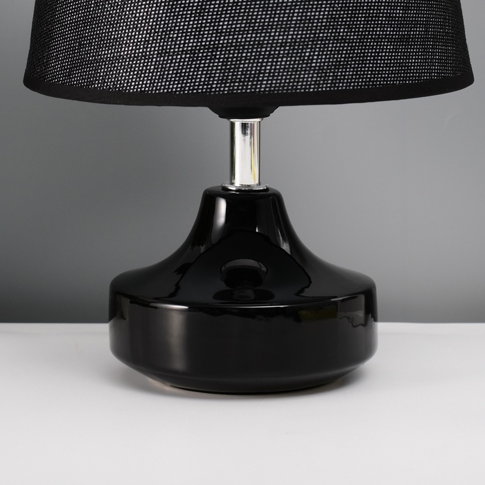 Настольная лампа с абажуром RISALUX &laquo;Блеск&raquo;, 1&times;40 Вт, Е27, чёрный, 17&times;17&times;24 см