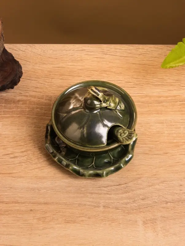 Соусник с крышкой на подставке &laquo;Лягушка&raquo;, 8&times;9&times;10 см, керамика, зелёный