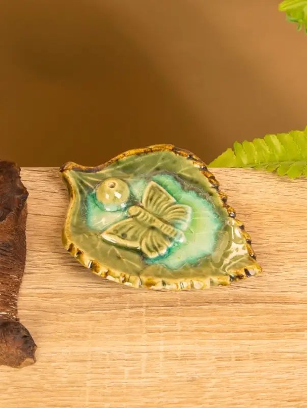 Подставка под благовония &laquo;Бабочка на листке&raquo;, 11&times;8&times;1 см, керамика, бежевая