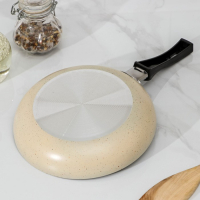 Сковорода &laquo;Стоун&raquo;, d=17 см, пластиковая ручка, антипригарное покрытие, цвет бежевый