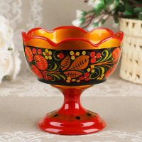 Конфетница &laquo;Земляничка&raquo;, резная, хохлома