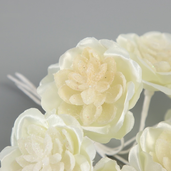 Декор для творчества "Камелия" молочный (1 набор=1 букет) в букете 6 шт 4х11 см