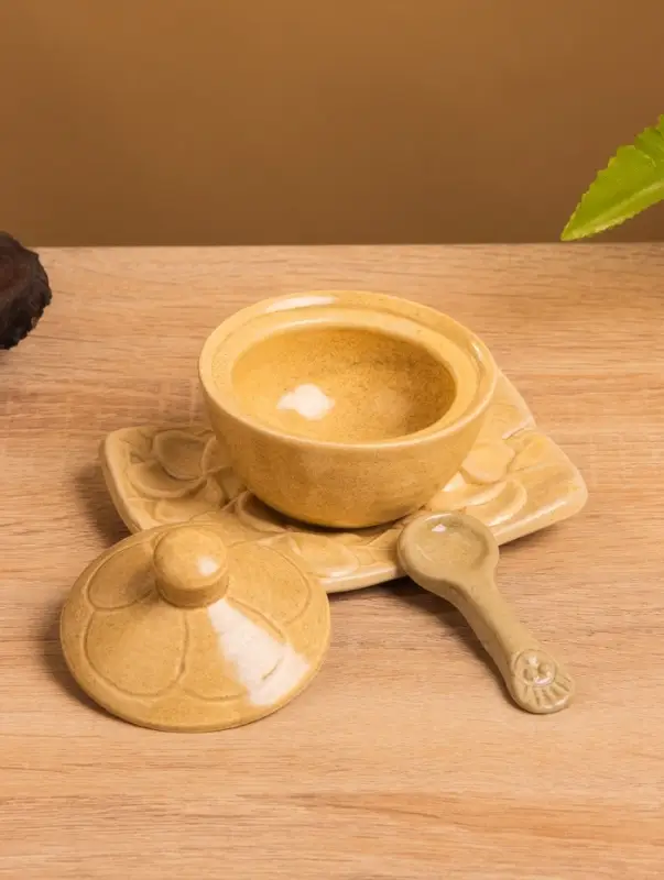 Соусник с крышкой на подставке &laquo;Классика&raquo;, 11&times;8&times;7 см, керамика, бежевый