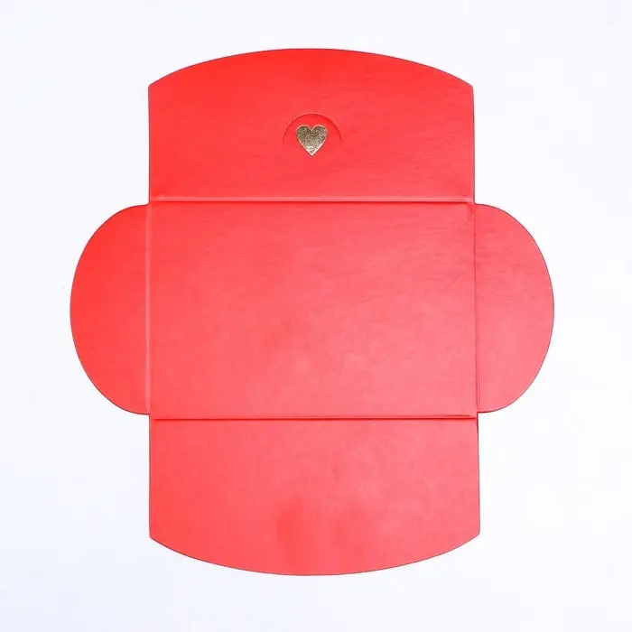 Конверт для подарочного сертификата, с тиснением, алый, 10.5&times;7