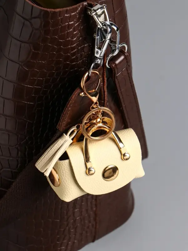 Брелок кожзам с карабином, с кистью "Саквояж" сливочный 7,5х4х7 см