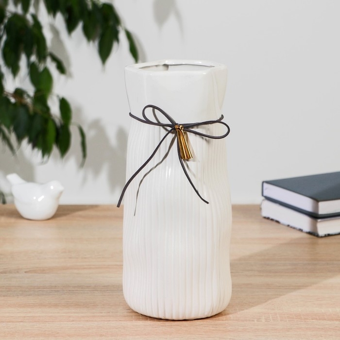 Ваза керамика настольная "Блез" 26,5 см, белый