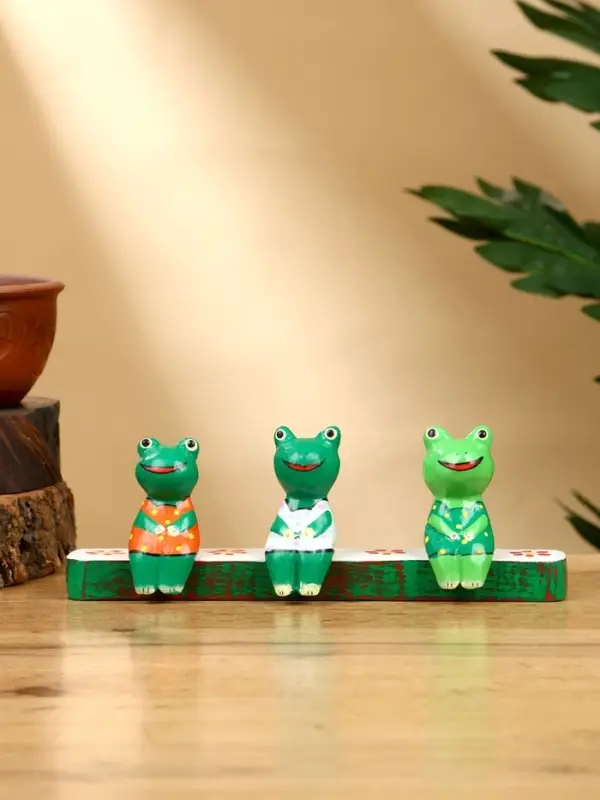 Сувенир "Лягушата на скамейке" дерево 18х4х7 см