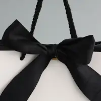 Пакет подарочный, белый, с бантом, 19 х 15 х 7 см