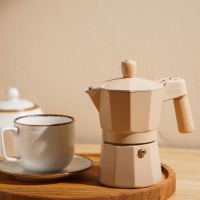 Кофеварка гейзерная SL Home &laquo;Ферамо&raquo;, 150 мл, 11&times;15,5&times;12 см, цвет бежевый