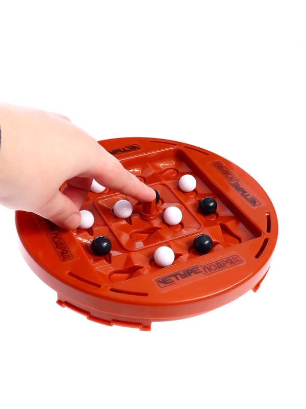 Настольная игра "Четыре подряд"