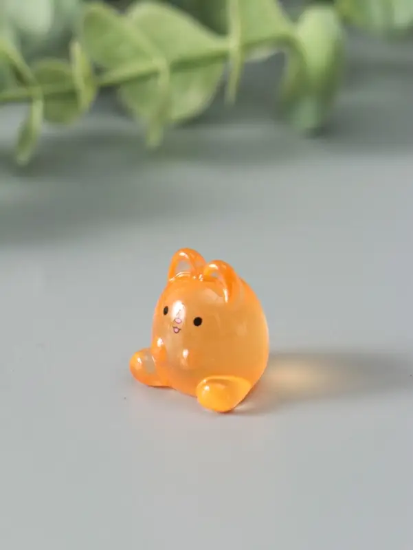 Сувенир эпоксидная смола флюоресцентный "Зайчики" набор 6 шт 1,7х1,8х2 см