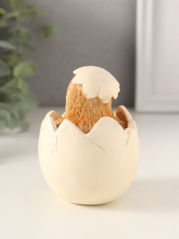 Сувенир полистоун "Цыплёнок в яичной скорлупе" 8х6х8 см