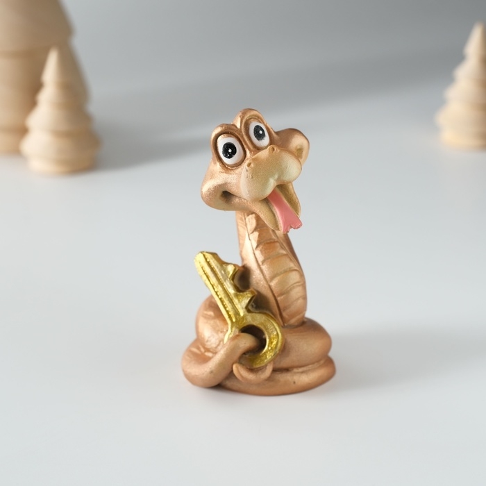 Сувенир полистоун "Змейка с подковой/ключом" МИКС 4х4х7,5 см