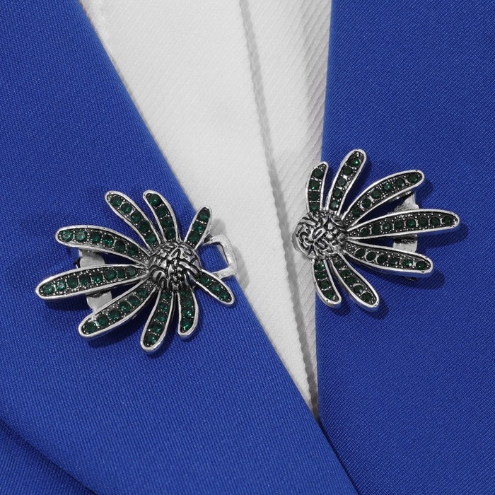 Зажим для кардигана &laquo;Цветы&raquo; ромашки, цвет зелёный в чернёном серебре