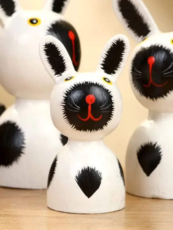 Набор сувенирный "Зайки" дерево H 14, 12, 9 см, цв. бело-чёрный