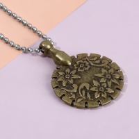 Резак для ниток, с цепочкой на руку, 3 &times; 4.5 см, цвет бронзовый