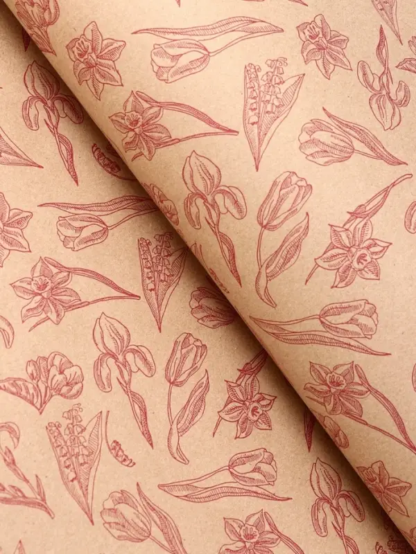 Крафт бумага "Ирисы" красный цв. на коричневом фоне 0,72 х 10 &plusmn;5% м, 60 гр