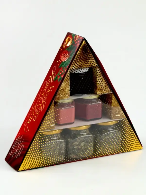 Подарочный набор новогодний &laquo;Уютного года&raquo; варенье с шишками, крем-мед 2 шт, чай в банке 3 шт   1087