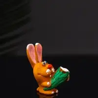 Фигура "Зайчик с цветами" 5х3х3.2 см