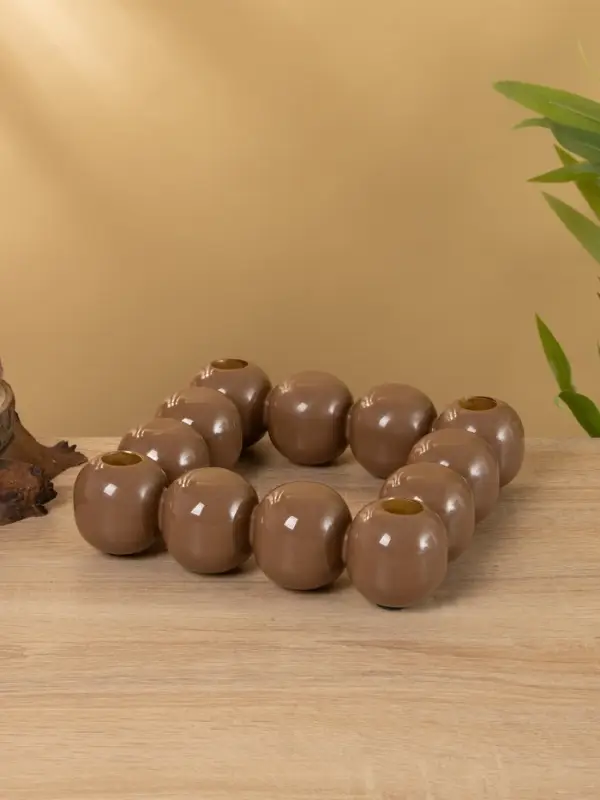 Подсвечник на 4 свечи &laquo;Бусы&raquo;, с 12 сферами, 20.5&times;20.5&times;5.5 см, бисквит